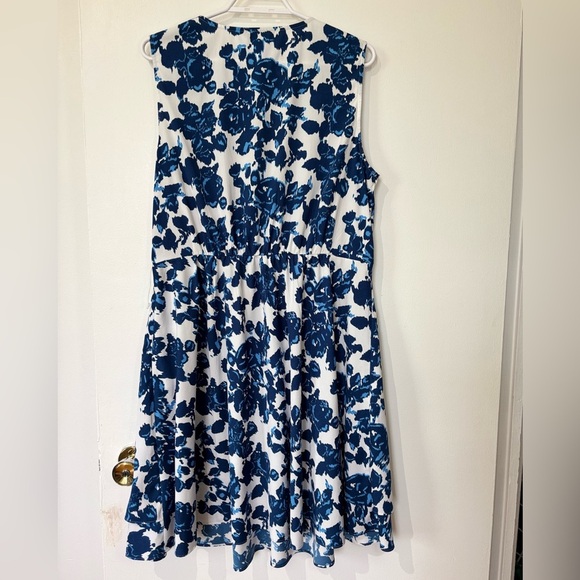 ✨Tommy Hilfiger Navy & White Floral Fit & Flare Dress - Size 16 - Picture 6 of 7